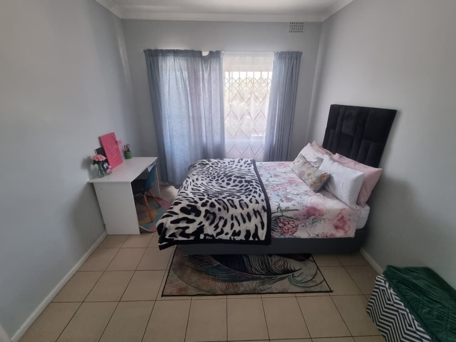 To Let 4 Bedroom Property for Rent in Claremont Western Cape